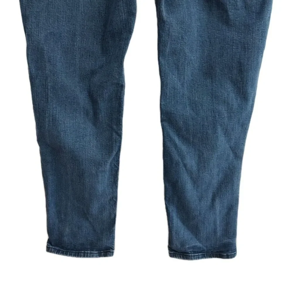 Levi's 541 Straight Leg Men's Jeans, 38 x 34 (really 32L) Medium‎ Wash Blue